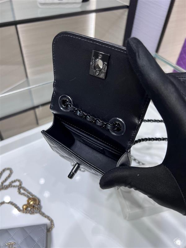 2026127215433408 580